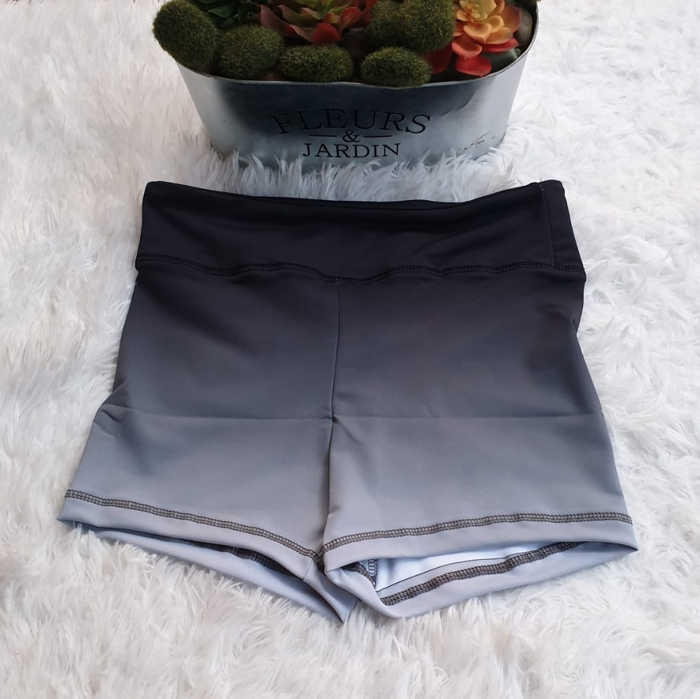 Balera athletic women Shorts, color Black size LC.